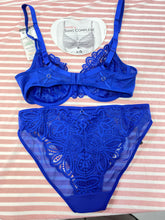 Charger l'image dans la galerie, Ensemble Dentelle SANS COMPLEXE Bleu Electrique