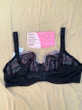 Charger l'image dans la galerie, Soutien Gorge Emboîtant Dentelle BESTFORM Noir a motifs