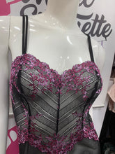 Charger l'image dans la galerie, Nuisette Sans Eponge Transparente WACOAL Noir ornement rose