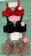 Charger l'image dans la galerie, Soutien Gorge Emboitant KOLLE SERRE Taupe / Noir / Rouge