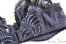 Charger l'image dans la galerie, Soutien gorge Emboitant Dentelle BESTFORM Gris