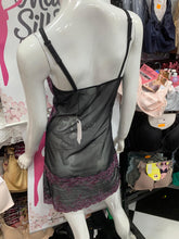 Charger l'image dans la galerie, Nuisette Sans Eponge Transparente WACOAL Noir ornement rose