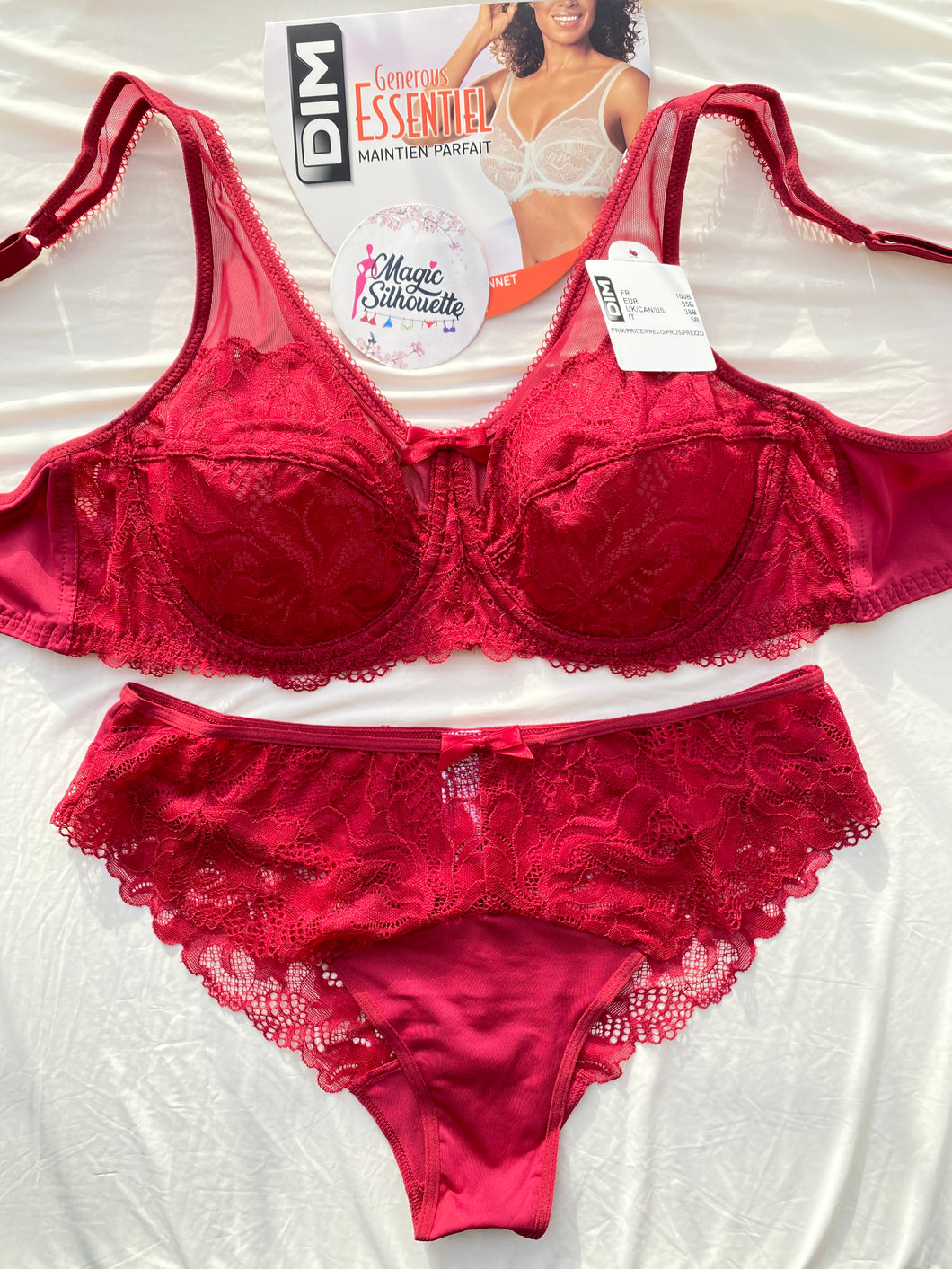 Ensemble Emboitant DIM Generous Dentelle Rouge fonce