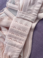 Charger l&#39;image dans la galerie, Soutien Gorge Emboitant Sans Complexe Rose Clair
