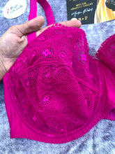 Charger l'image dans la galerie, Soutien Gorge Balconnet CORELE Dentelle Rose Fushia
