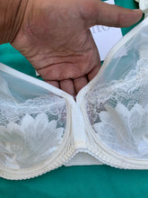 Charger l&#39;image dans la galerie, Soutien Gorge Emboitant INCOGNITO Blanc
