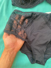 Charger l&#39;image dans la galerie, Soutien Gorge Emboitant Dentelle INCOGNITO Noir
