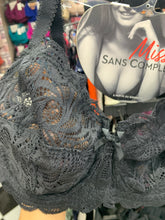 Charger l'image dans la galerie, Soutien Gorge Dentelle SANS COMPLEXE Noir
