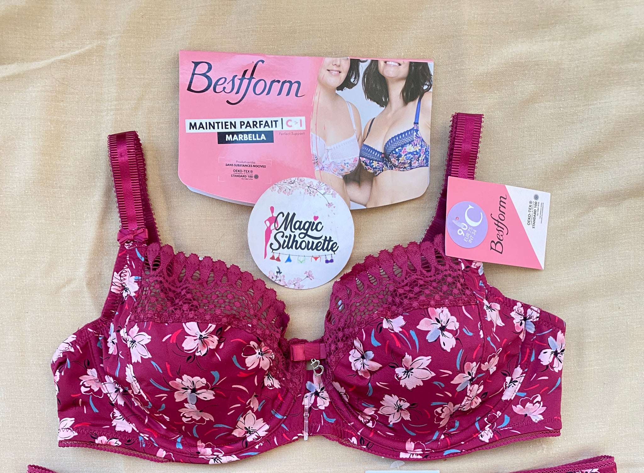 Soutien Gorge Emboitant BESTFORM Bordeaux a fleurs