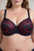 Charger l'image dans la galerie, Soutien Gorge Couvrant CORELE Dentelle Noir motifs rouge
