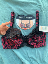 Charger l&#39;image dans la galerie, Soutien gorge emboîtant SANS COMPLEXE Noir a fleurs
