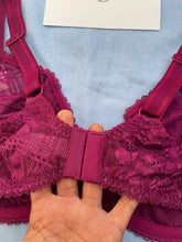 Charger l&#39;image dans la galerie, Soutien Gorge Emboitant Dentelle INCOGNITO Bordeaux
