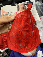Charger l'image dans la galerie, Soutien Gorge SANS COMPLEXE Dentelle Rouge
