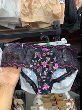 Charger l'image dans la galerie, Culotte Dentelle Microfibre BESTFORM Noir a motifs
