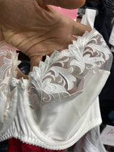 Charger l'image dans la galerie, Soutien Gorge Emboitant KOLLE SERRE Blanc Casse
