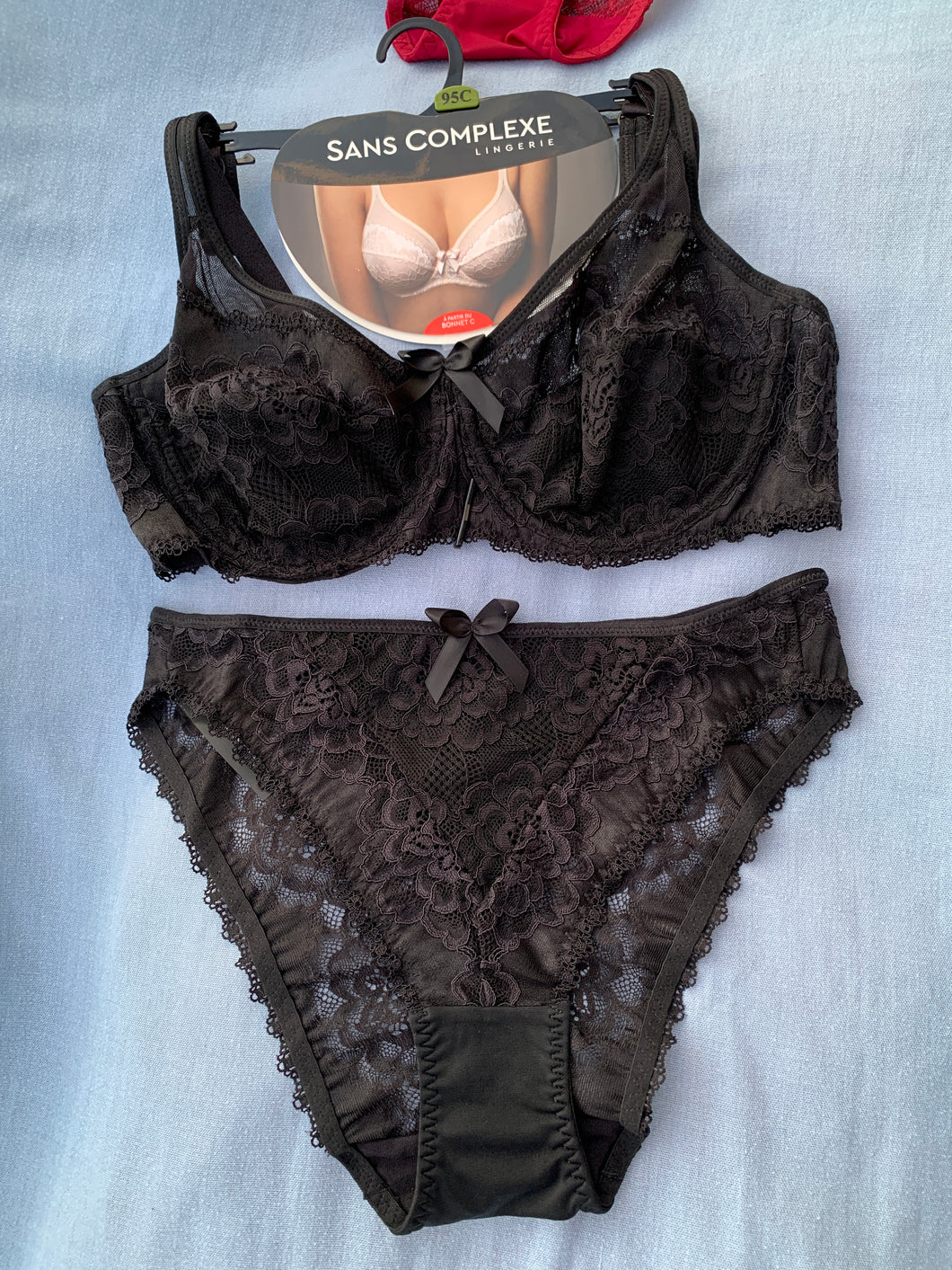 Ensemble Emboitant SANS COMPLEXE Dentelle noir