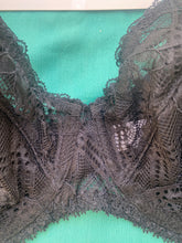 Charger l&#39;image dans la galerie, Soutien Gorge Emboitant Dentelle INCOGNITO Noir
