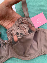 Charger l'image dans la galerie, Soutien Gorge Emboitant KOLLE SERRE Taupe

