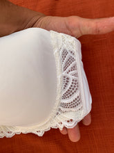 Charger l&#39;image dans la galerie, Soutien Gorge Avec / Sans Bretelles BESTFORM Blanc Casse Eponge moyenne
