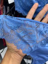 Charger l'image dans la galerie, Ensemble Emboitant DIM Generous Dentelle Bleu
