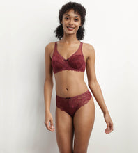 Charger l'image dans la galerie, Ensemble Emboitant DIM Generous Dentelle Grenat
