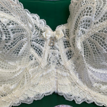 Charger l&#39;image dans la galerie, Soutien Gorge Emboitant BESTFORM Dentelle Blanc Ivoire
