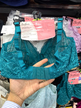 Charger l'image dans la galerie, Soutien Gorge Emboîtant Dentelle BESTFORM vert émeraude
