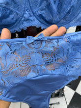 Charger l'image dans la galerie, Ensemble Emboitant DIM Generous Dentelle Bleu
