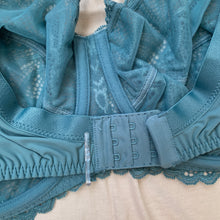 Charger l&#39;image dans la galerie, Soutien-Gorge Dentelle Emboitant BESTFORM Bleu Gris
