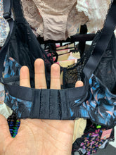 Charger l'image dans la galerie, Soutien Gorge SANS COMPLEXE Noir Imprimé
