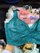 Charger l'image dans la galerie, Soutien Gorge Emboîtant Dentelle BESTFORM vert émeraude

