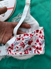 Charger l&#39;image dans la galerie, Soutien gorge SANS COMPLEXE Blanc Imprimé
